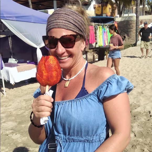 Meet your Posher, Amy - Picture 1 of 1